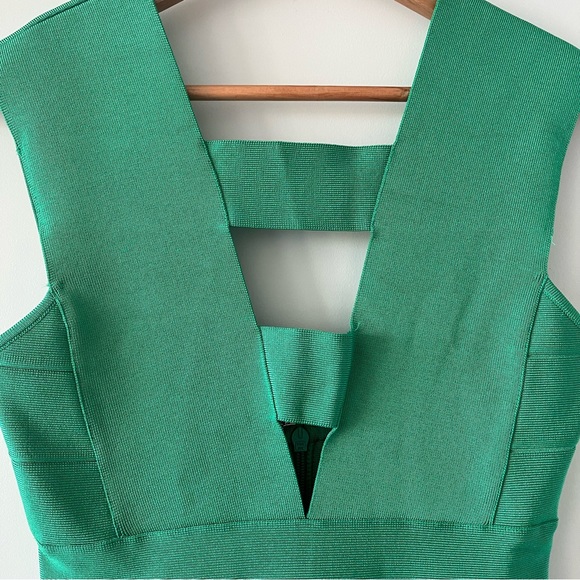 Herve Leger Women's Deep V Green Juniper Strappy Icon Dress Size S NWT - Picture 4 of 6